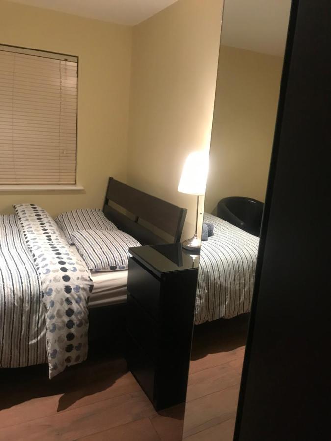 Studio-1-Staines/Heathrow/London-Own Entrance المظهر الخارجي الصورة