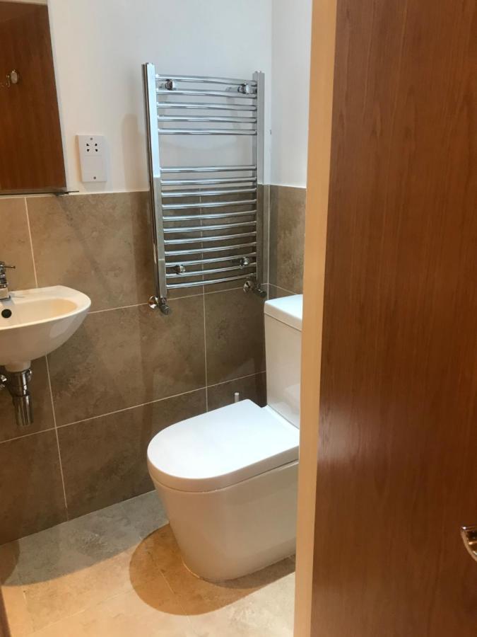 Studio-1-Staines/Heathrow/London-Own Entrance المظهر الخارجي الصورة