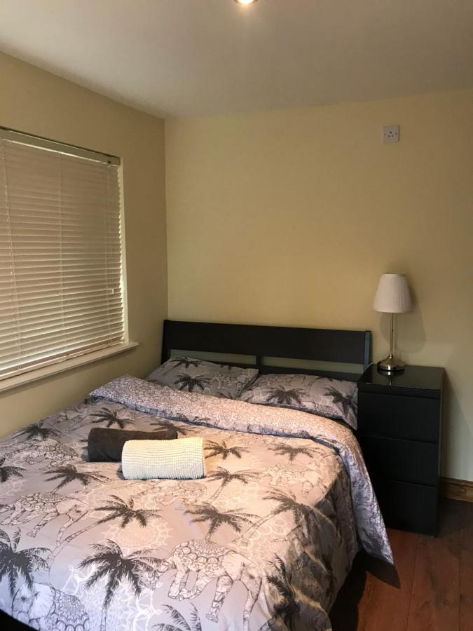 Studio-1-Staines/Heathrow/London-Own Entrance المظهر الخارجي الصورة