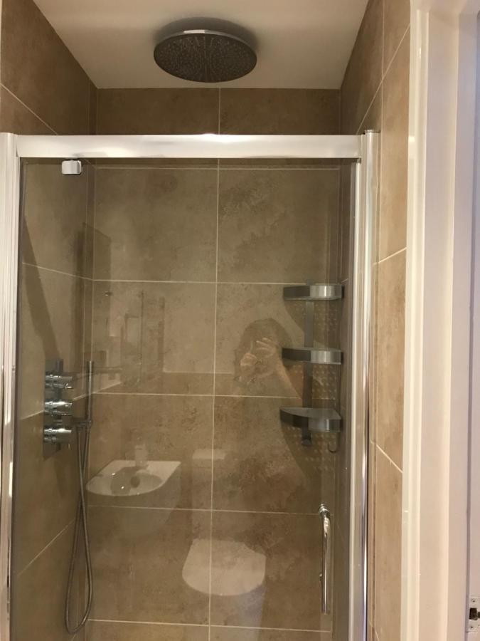 Studio-1-Staines/Heathrow/London-Own Entrance المظهر الخارجي الصورة
