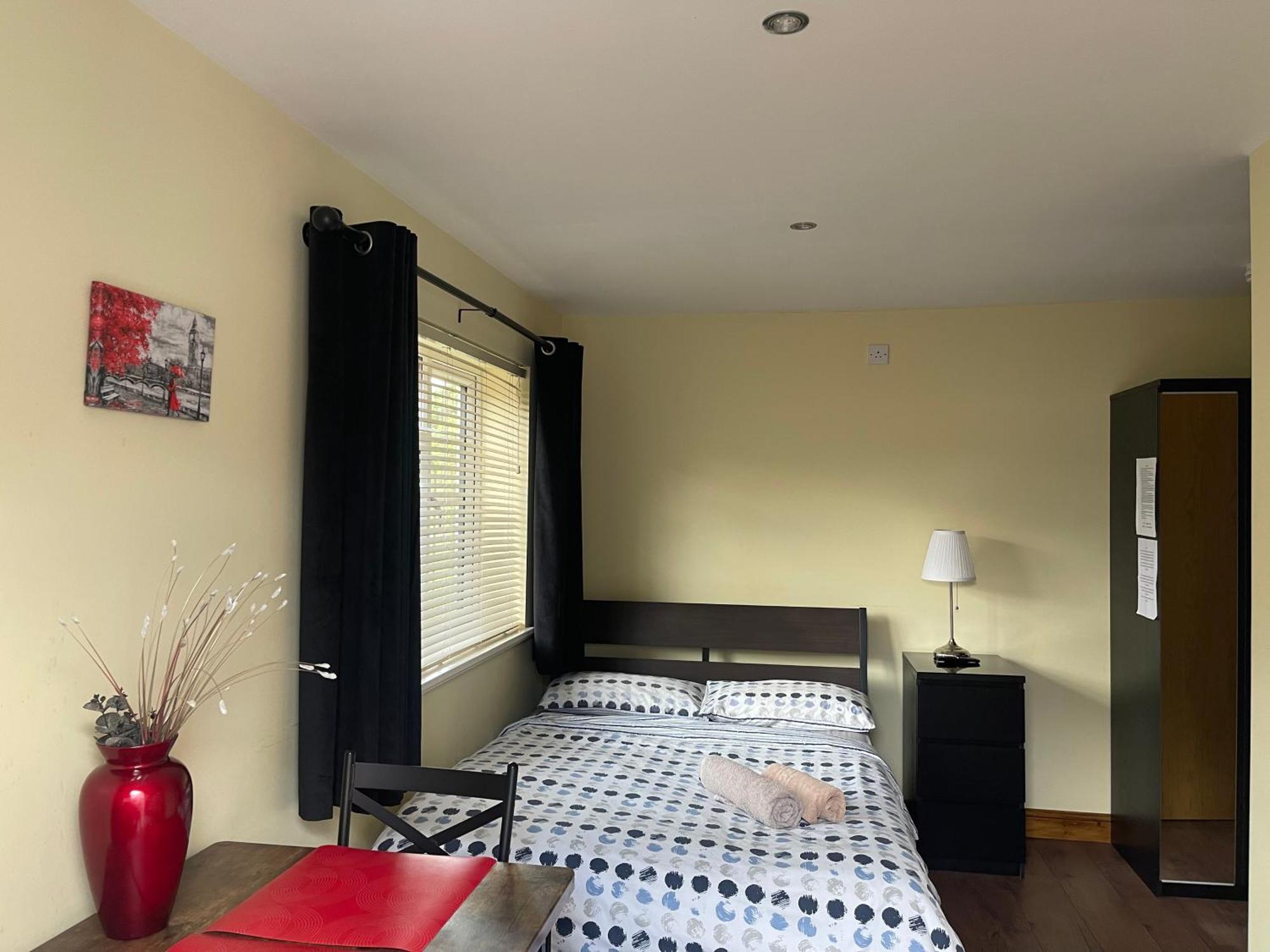 Studio-1-Staines/Heathrow/London-Own Entrance المظهر الخارجي الصورة