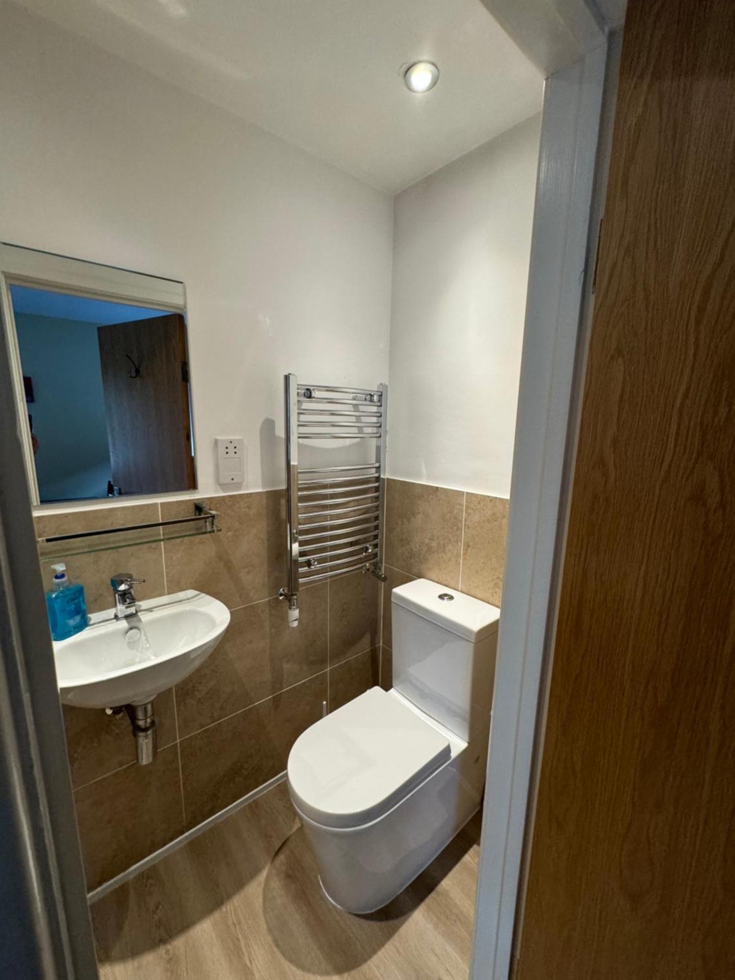 Studio-1-Staines/Heathrow/London-Own Entrance المظهر الخارجي الصورة